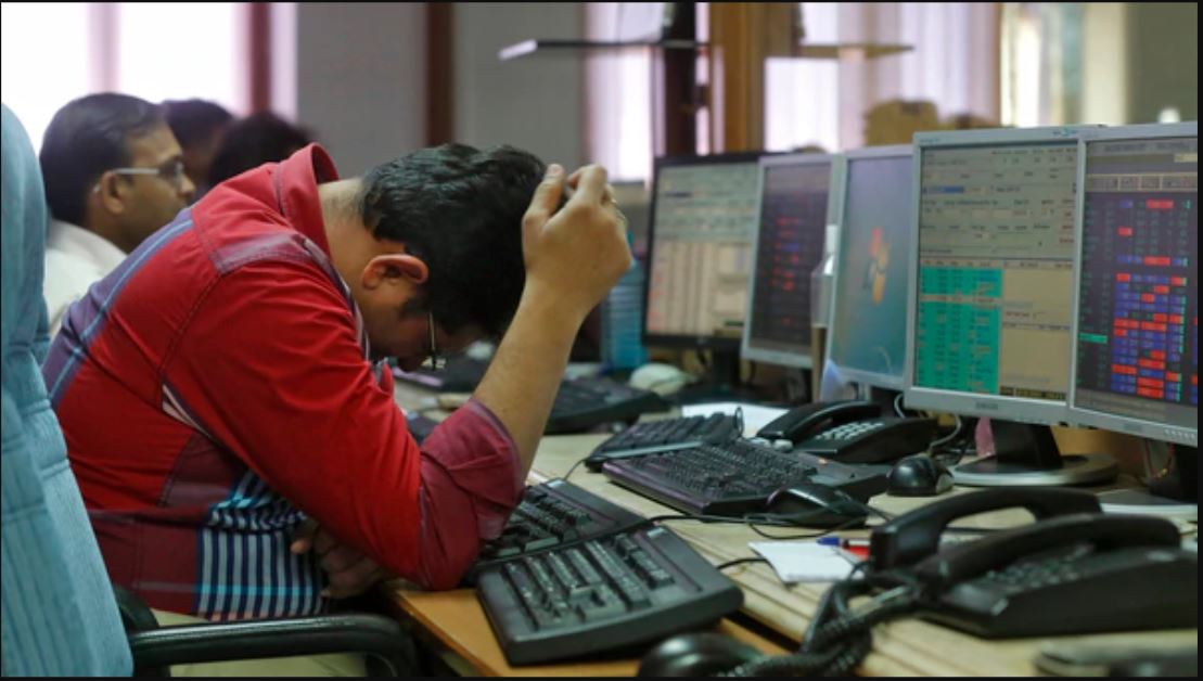Sensex ends 329 points higher to reclaim 35k, IT stocks surge