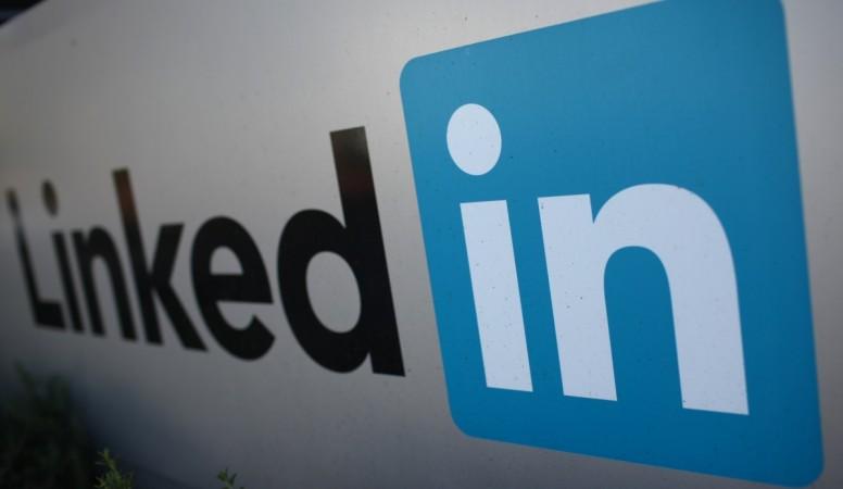 El logotipo de LinkedIn Corporation se muestra en Mountain View, California